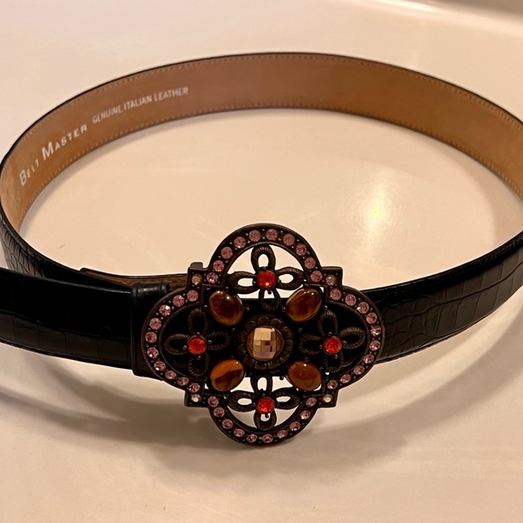 Black Belt with Ornate Buckle - Picture 4 of 12
